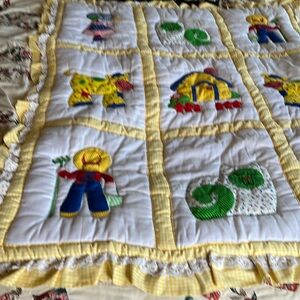 Baby quilt yellow gingham backing and trim